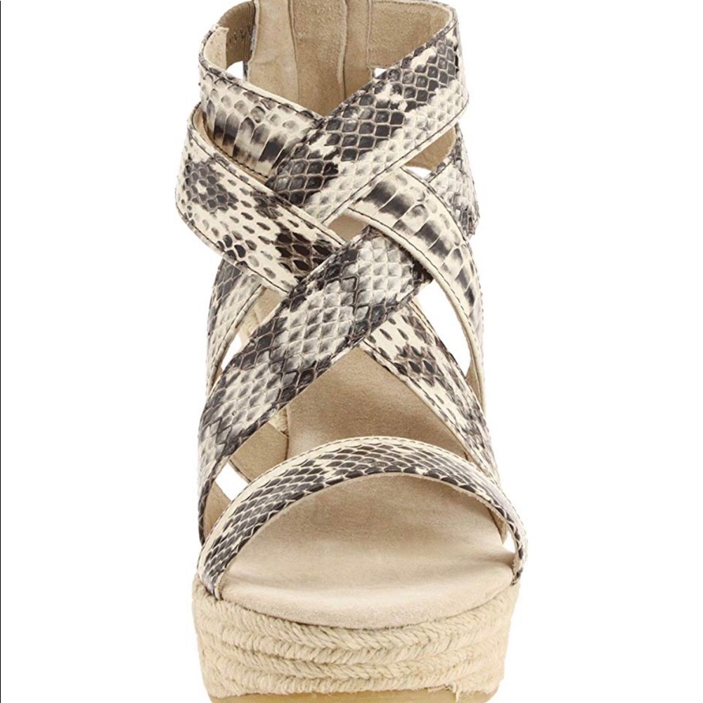 DKNY Krista Sandals size 8 Ivory Black Leather